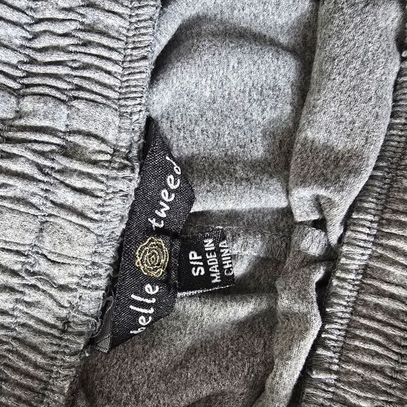 Que Gray Athletic Shorts with Plush Fabric and Drawstring - Picture 5 of 5